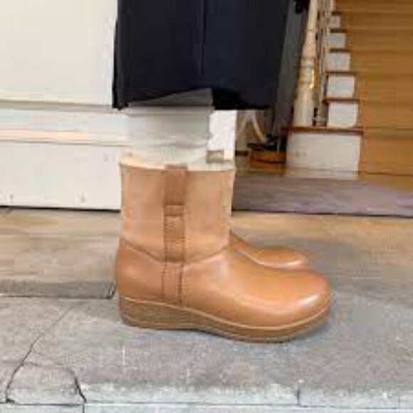 NEW Dansko McKenzie Shearling-Lined Boots - Leather in tan For Women 925 8s4 - Picture 9 of 10